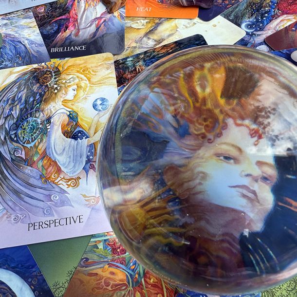Defocus For Clarity: The Magic of Oracle Card Readings